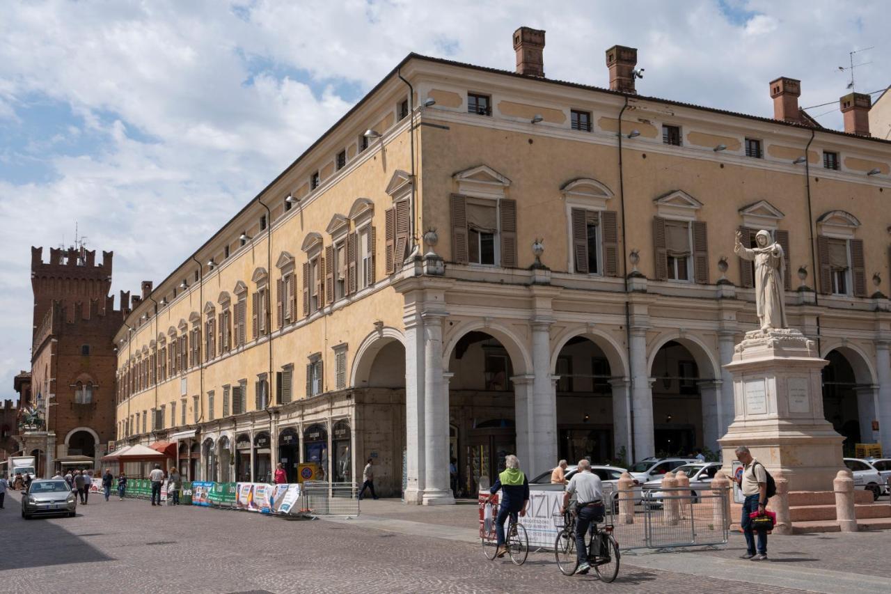 Hotel Le Stanze Del Savonarola Ferrara Esterno foto